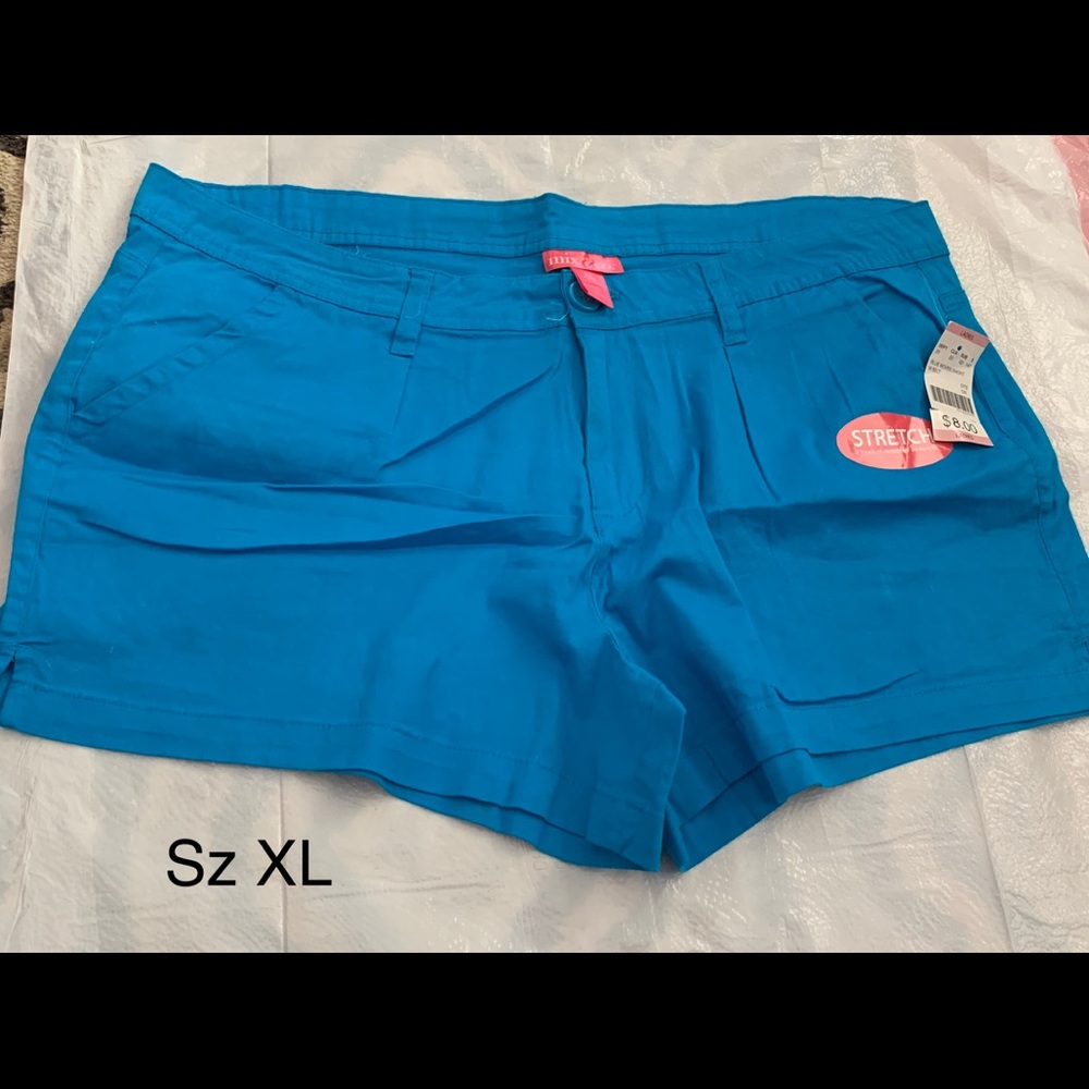 Lightweight stretch shorts